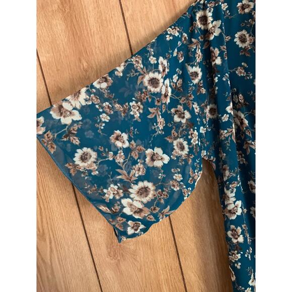 LuLaRoe blue floral kimono robe size small with fringe 3/4 sleeve semi sheer - Picture 6 of 15